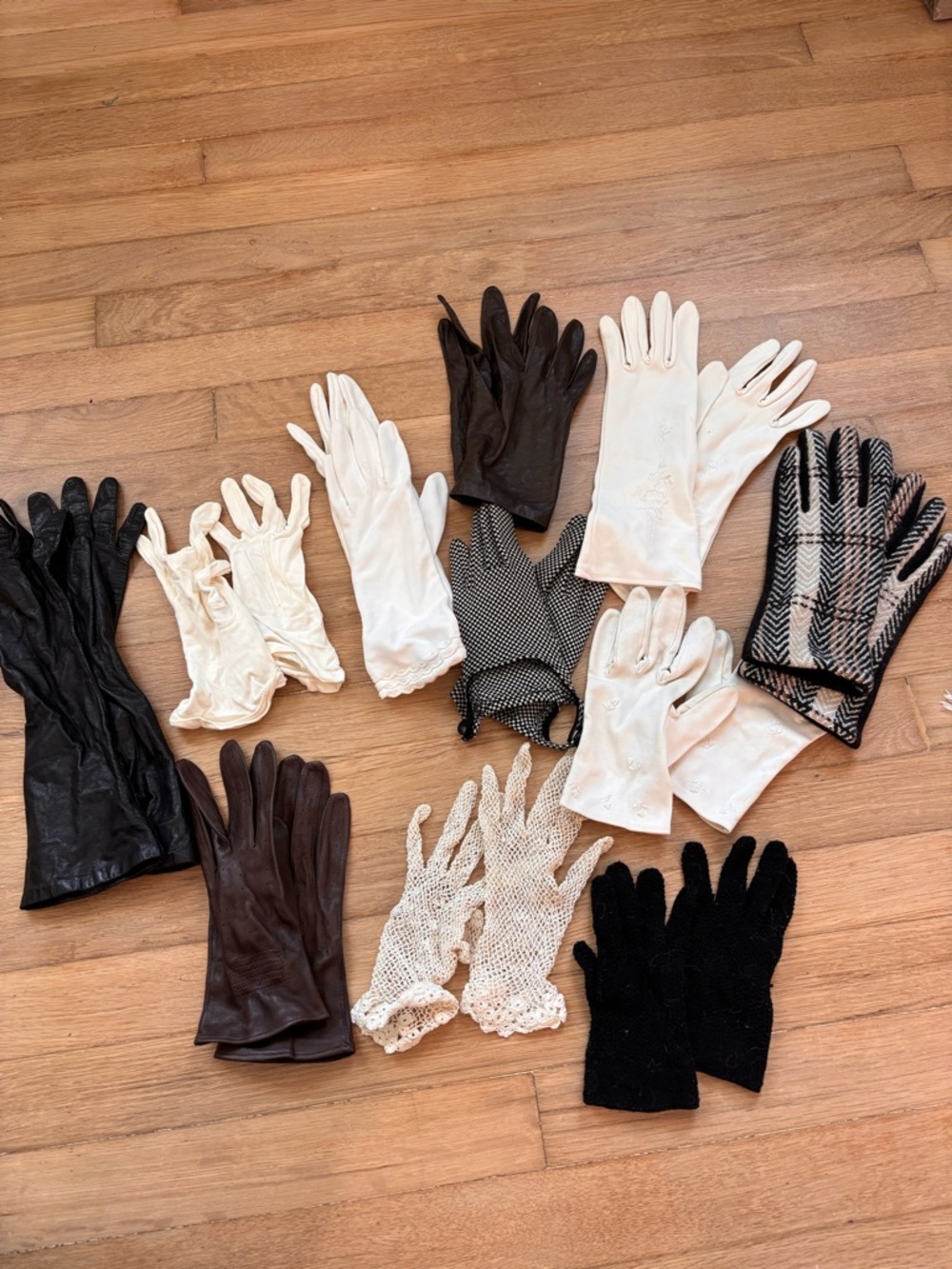 Lot of 11 pairs vintage / vintage style formal gloves